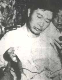 1973年在日本被绑架死里逃生后出席记者招待会（“金大中自传”）